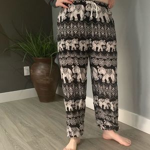 2/$50❤️Unisex Black + White Elephant Lounge Pants